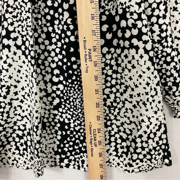 Talbots Black White Floral Tie Front Ultra Soft Rayon Blouse size Large - Picture 6 of 9